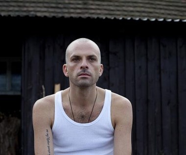 Tomasz Tyndyk w scenie z filmu "Sekret"