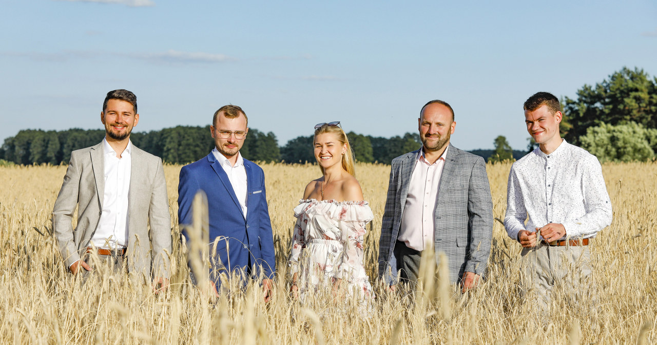 Tomasz (z lewej), Klaudia i Michał (z prawej) pojawią się w "Jaka to melodia?" /Gałązka /AKPA