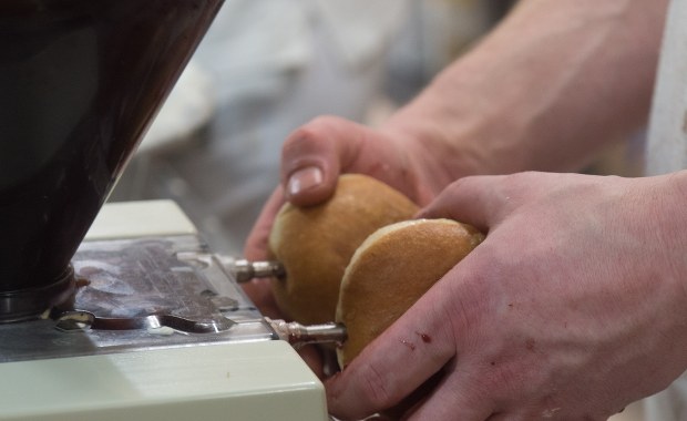 Tomaszewska-Bolałek: Będzie powrót do pączków z boczkiem. Już mamy czekoladę ze skwarkami 
