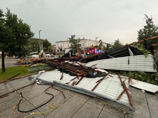 Tomaszów Mazowiecki po nawałnicy /Państwowa Straż Pożarna /