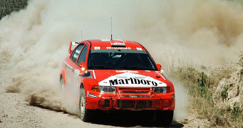 Tomi Makinen w Mitsubishi Lancer na trasie Rajdu Safari w 2000 roku /AFP