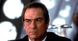 Tommy Lee Jones w filmie "Faceci w czerni" /