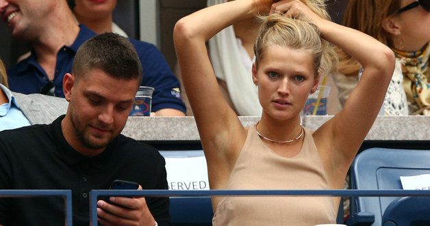 Toni Garrn i Chandler Persons są parą! /Clive Brunskil /Getty Images