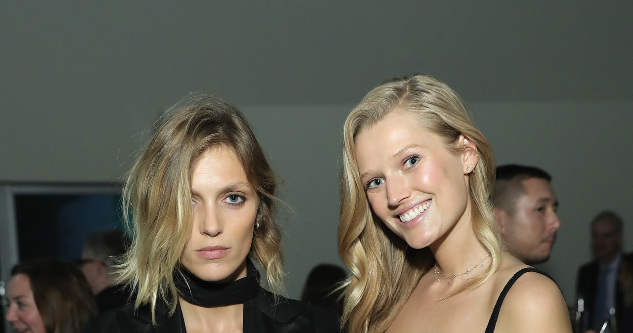 Toni Garrn, na zdj. z Anją Rubik /Neilson Bernard /Getty Images