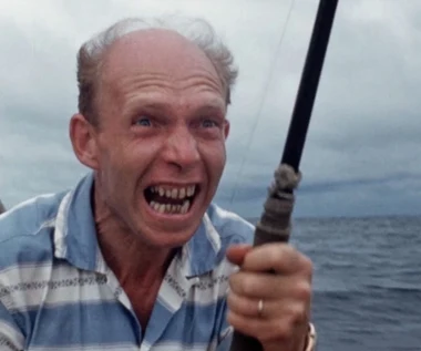 "Tony Halik" [trailer]