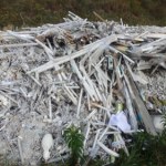 Tony niebezpiecznych świetlówek na polu. Sprawca poszukiwany