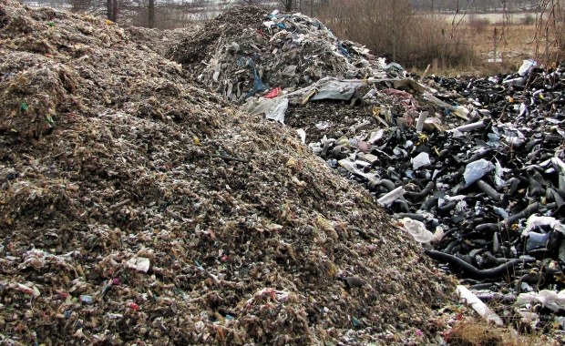 Tony odpadów zwożone na teren Głuszycy. "Należy przypuszczać, że nie ma zezwolenia"