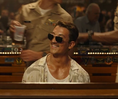 "Top Gun Maverick": Miles Telles śpiewa piosenkę "Great Balls of Fire"