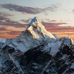 Topniejące lodowce odsłaniają martwe ciała na Mount Everest