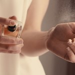 Topowe perfumy do 60% taniej! Hebe kusi wyjątkowymi promocjami na Carolina Herrera, Yves Saint Laurent, La Rive i inne...