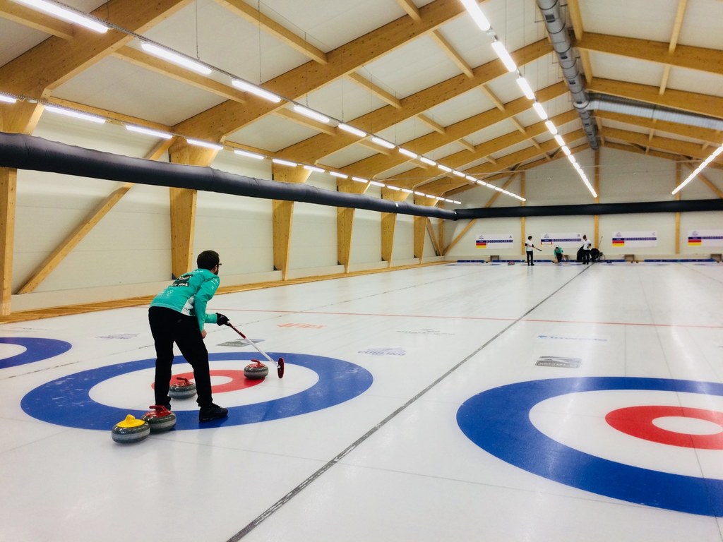 Znalezione obrazy dla zapytania hala do curlingu w Åodzi