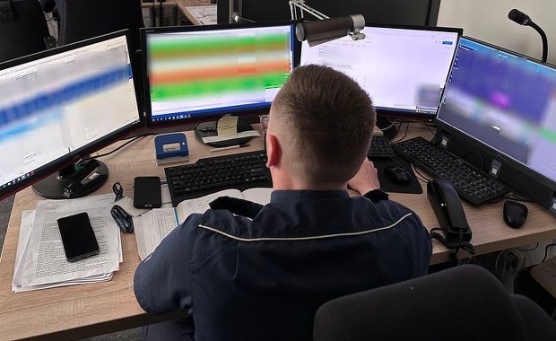 Torba z 40 tysiącami złotych odzyskana. Szybka reakcja oficera dyżurnego