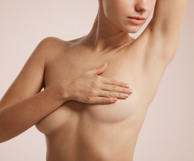 Torbiele piersi: Objawy i sposoby na łagodzenie bólu