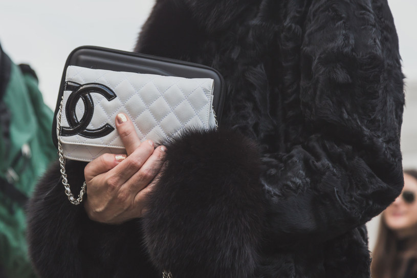 Torebka Chanel to wciąż świetna inwestycja, nie tylko modowa /123RF/PICSEL