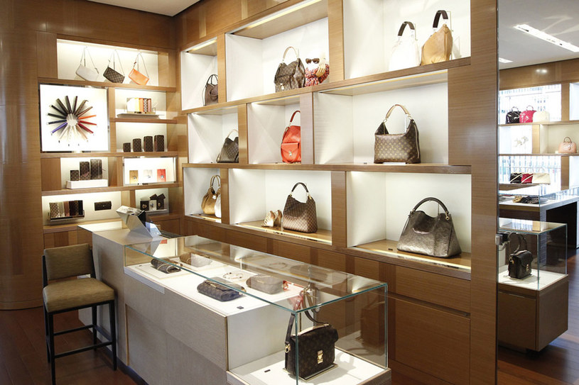 Torebki marki Louis Vuitton znajdziesz w domu handlowym Vitkac w Warszawie /AKPA
