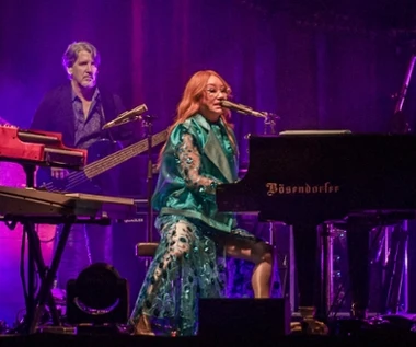 Tori Amos "In Times Of Dragons Tour": Koncert, który bardziej się przeżywa, niż ogląda [RELACJA]