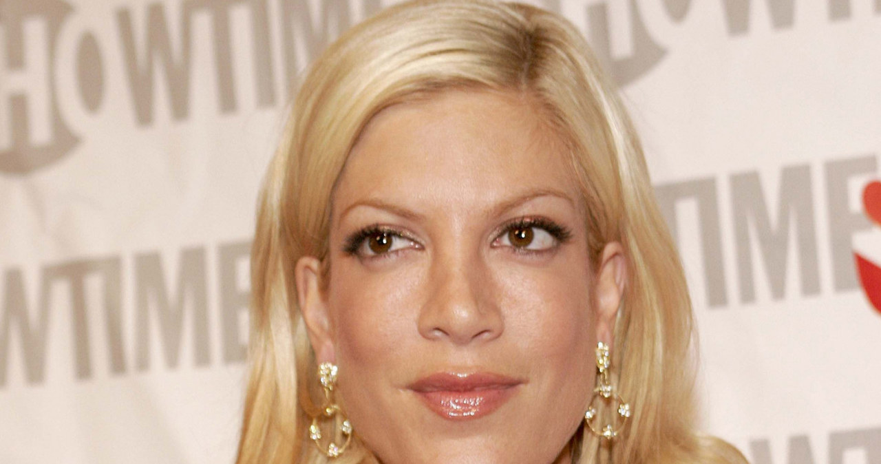 Tori Spelling stawia na delikatne błyszczyki /EastNews /East News