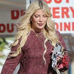 ​Tori Spelling wspomina, że Luke Perry chronił ją przed jej agresywnym chłopakiem