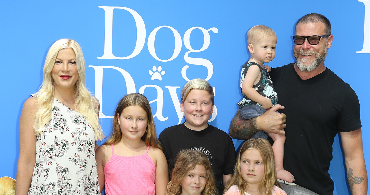 Tori Spelling z mężem i dziećmi /Michael Tran /Getty Images