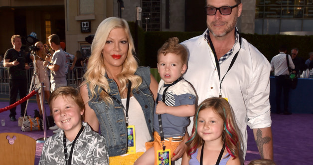 Tori Spelling z rodziną /Kevin Winter /Getty Images