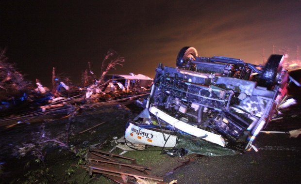 Tornada w USA. Poszukiwanie zaginionych