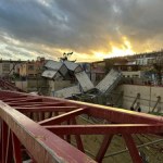 Tornado pod Paryżem przewraca dźwigi. Dramatyczne nagrania 