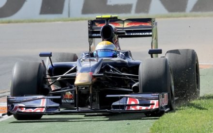 Toro Rosso pomoże Ferrari, choć boryka się z własnymi kłopotami /AFP