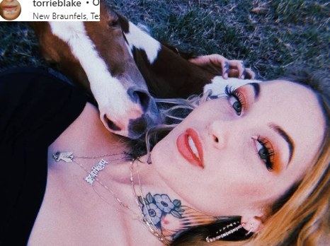 Torrie Blake kocha zwierzęta i tatuaże. Już jest gwiazdą Instagrama