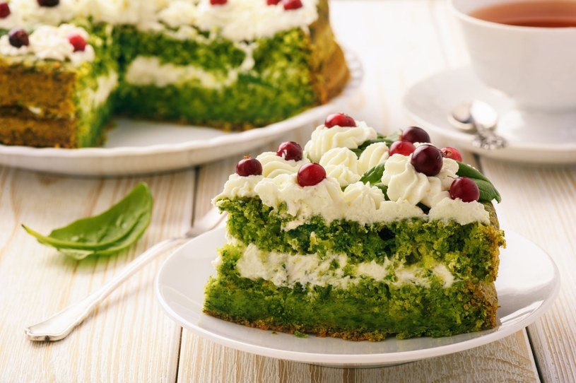 Tort "Leśny mech" to ciasto ze szpinakiem! /123RF/PICSEL