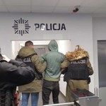 Toruń. 21-latek, który atakował przechodniów nożem usłyszał zarzuty