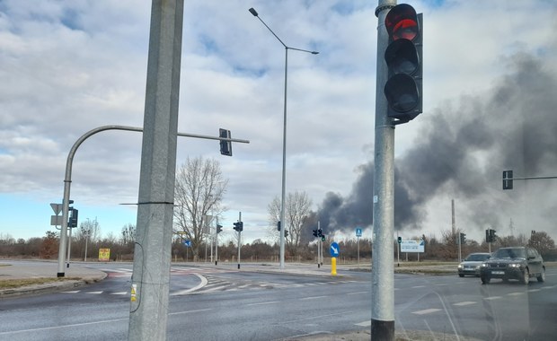 Toruń: Duży pożar w zakładzie produkcyjnym [ZDJĘCIA]