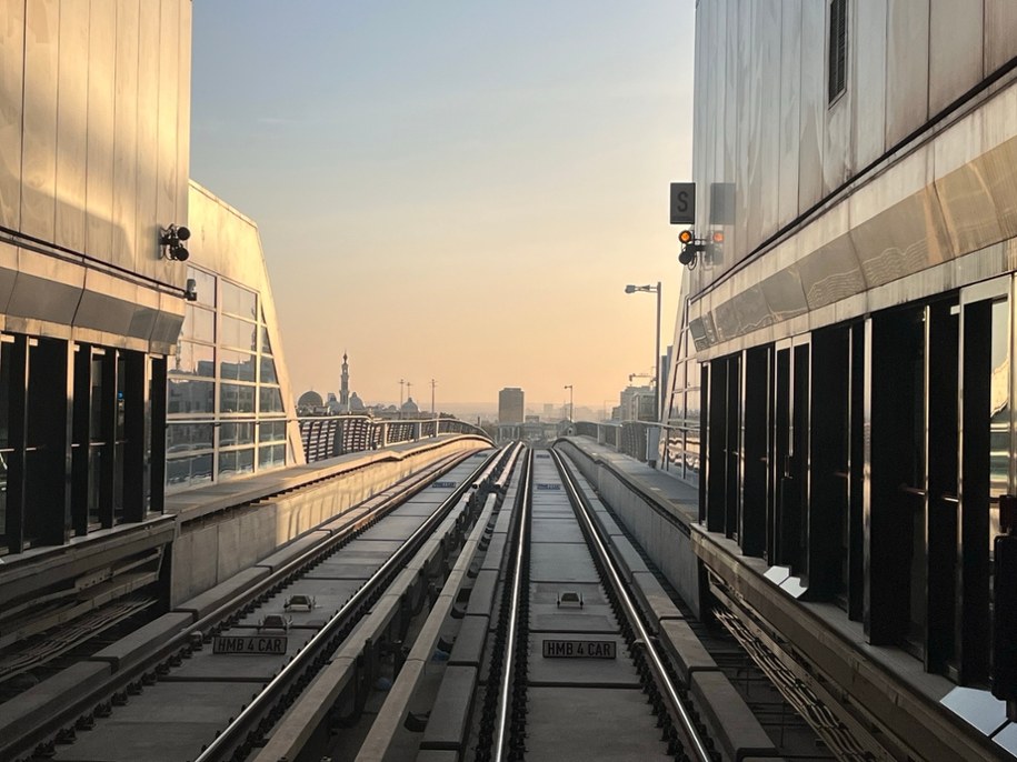 Tory kolejowe metra w Rijadzie (zdjęcie poglądowe) /Shutterstock