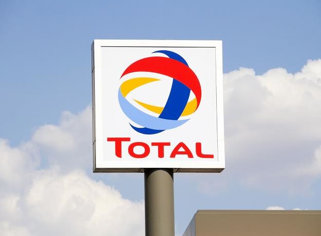 Total planuje do 2017 roku otworzyć w Polsce 100 stacji paliw /&copy;123RF/PICSEL
