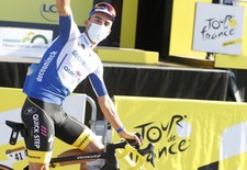 Tour de France. Alaphilippe wziął bidon 17 km przed metą