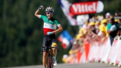 Tour de France: Aru wygrał etap, Froome nowym liderem 
