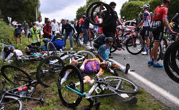 Tour de France: Sprawczyni gigantycznej kraksy aresztowana