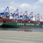 Towary z Chin zalewają Polskę. Skutki dla gospodarki są dalekosiężne