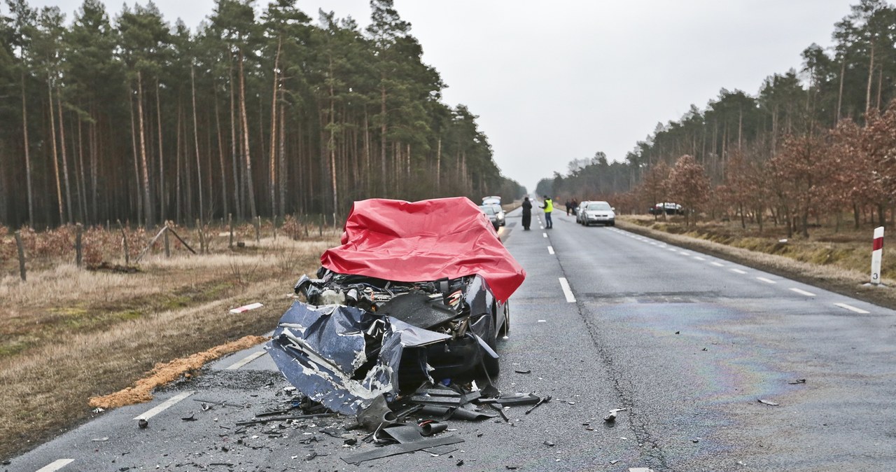 Towarzystwa ubezpieczeniowe zaniżają wypłaty odszkodowań osobowych /Piotr Jędzura /Reporter