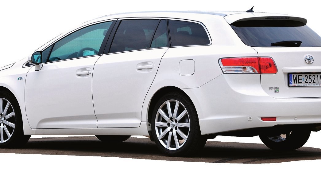 TOYOTA AVENSIS III KOMBI: dł.: 477 cm, szer.: 181 cm, wys.: 148 cm, rozstaw osi: 270 cm, pojemność bagażnika: 545-1610 l /Motor