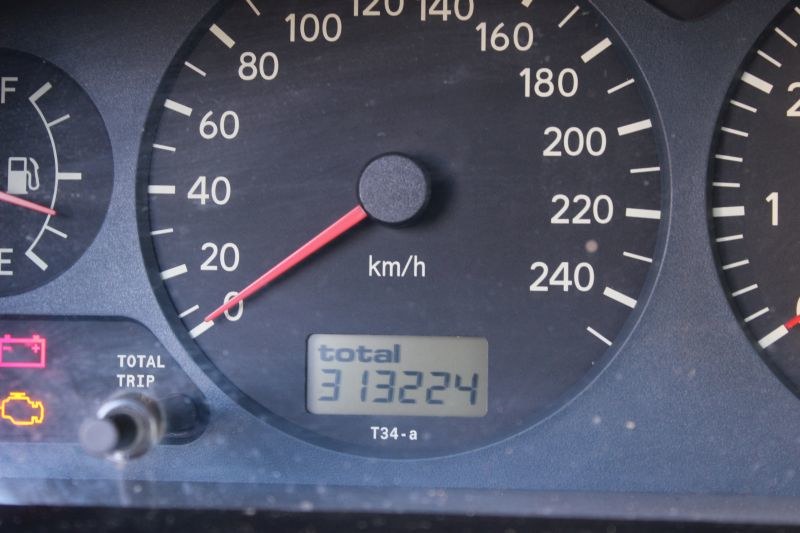 Toyota Avensis - licznik wskazuje ponad 300 tys. km /INTERIA.PL