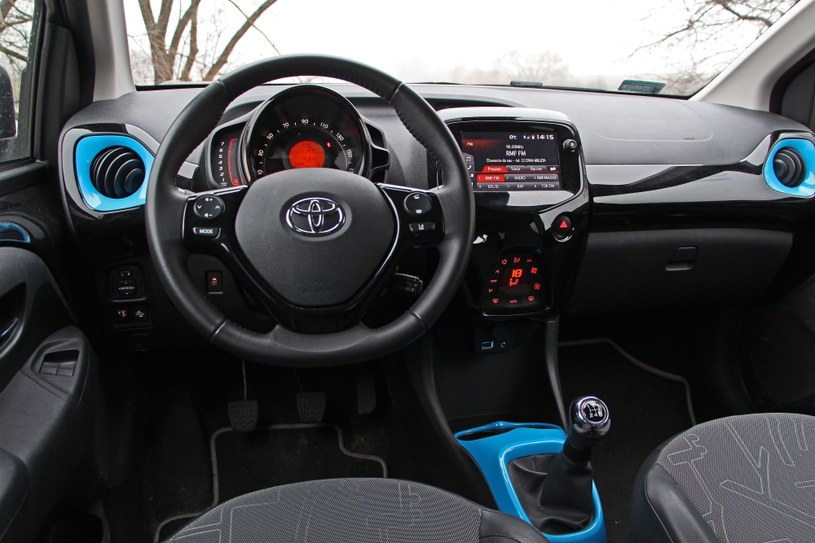 Toyota Aygo. Sekrety popularnego "malucha" Motoryzacja w