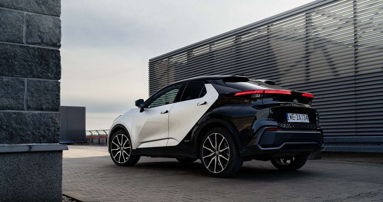 Toyota C-HR prezentuje się świetnie z każdej perspektywy /Jan Guss-Gasiński /INTERIA.PL