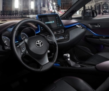 Toyota C-HR. Znamy jej wnętrze