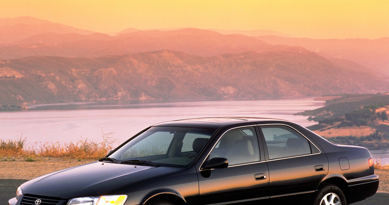 Toyota Camry (1999) /Toyota