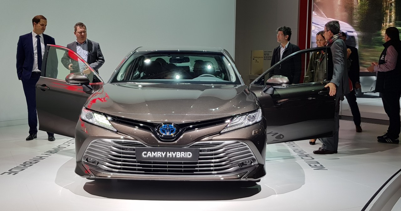 Toyota Camry. Premiera na salonie samochodowym w Paryżu /INTERIA.PL