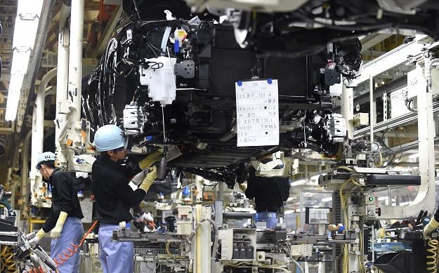 Toyota chce sprzedawać ok. 30 tys. samochodów wodorowych na całym świecie /AFP