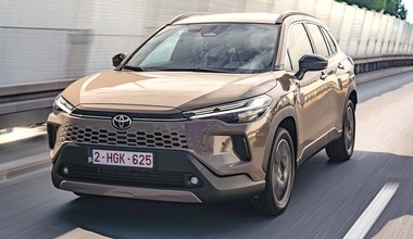 Toyota Corolla Cross po zmianach. Pali 4,9 l/100 km i właśnie potaniała