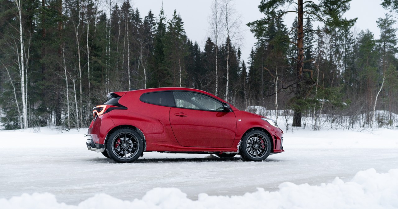 Toyota GR Yaris na zamarzniętym jeziorze czuła się jak ryba w wodzie /Jan Guss-Gasiński /INTERIA.PL