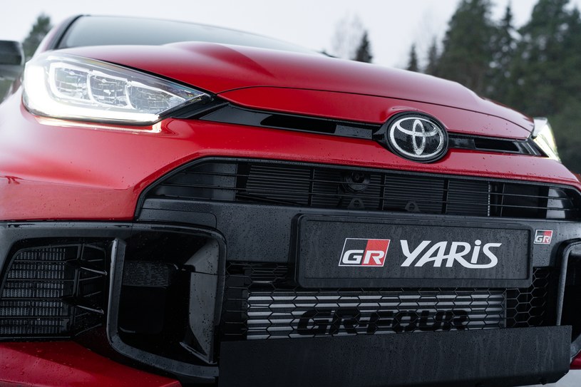 Toyota GR Yaris po liftingu wyróżnia się nowymi zderzakami. /Jan Guss-Gasiński