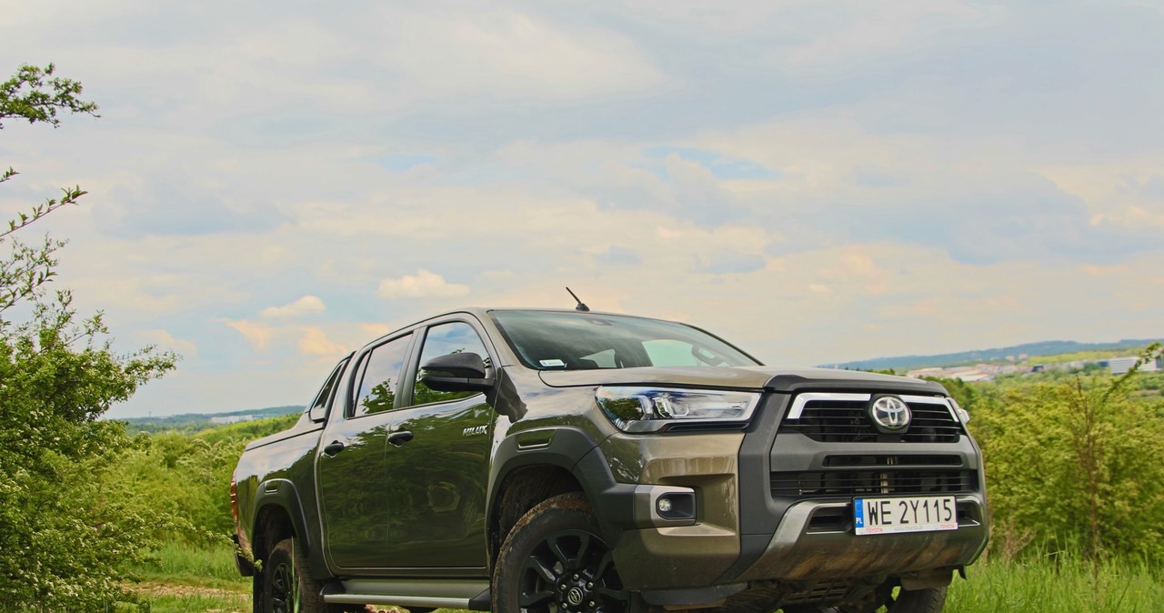 Toyota Hilux 2.8 D-4D Invincible /INTERIA.PL